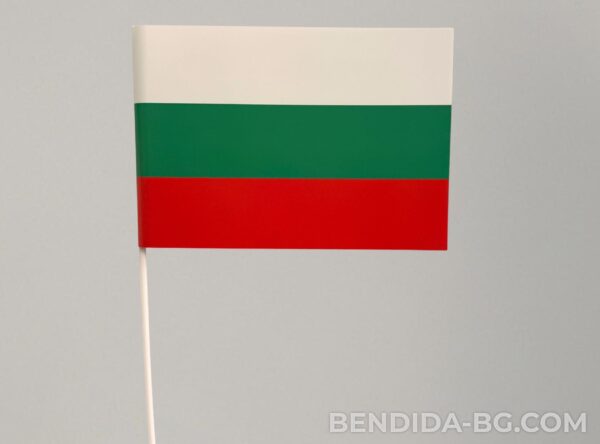Хартиено знаме на България с пластмасова дръжка – 16/22 см.