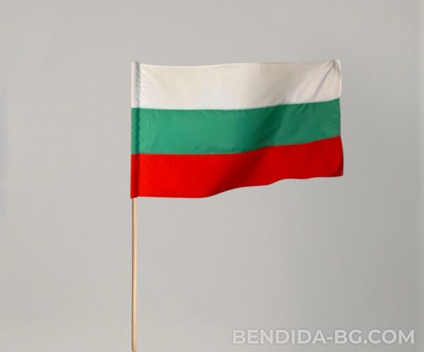 Знаме на България 60/100 см. с дървена дръжка 115 см.