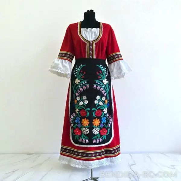 1759301141598086.jpg Дамска народна носия „Калина“