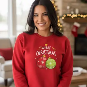 Коледна дамска ватирана червена блуза с надпис „Merry Christmas“ и празнични играчки