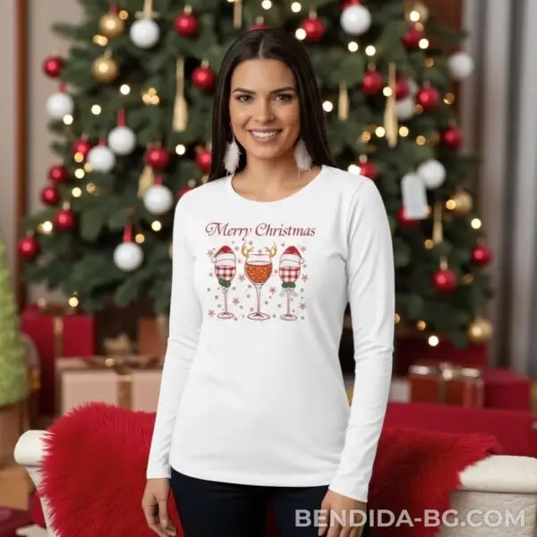 Коледна дамска бяла блуза с чаши за вино и надпис „Merry Christmas“