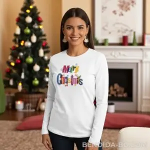 1760694938950103.jpg Коледна дамска бяла блуза с „Merry Christmas“ с цветна щампа