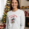 1760697298490158.png Коледна дамска бяла блуза с Дядо Коледа и надпис „Merry Christmas“