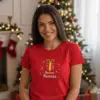 Коледна дамска червена тениска с надпис 'Весела Коледа' и подарък