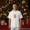 Коледна мъжка бяла тениска с бисквитка и  надпис “Merry Christmas“
