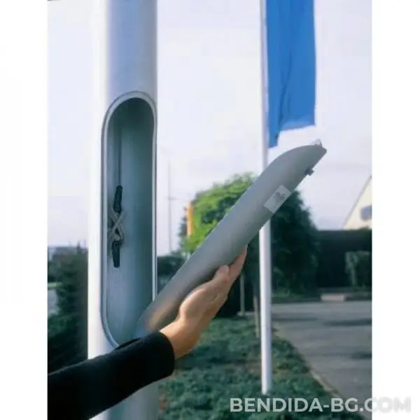 door-aluminium-flagpole-1000x1000-1.jpg Пилон за знаме с вътрешно въже и въртящо рамо Windtracker